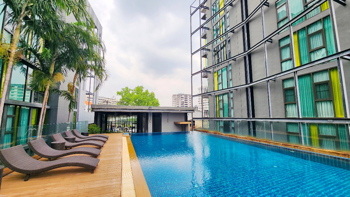 รูป คอนโดหรูใจกลางเมืองเชียงใหม่ ทำเล Prime ใกล้ นิมมาน – MAYA – มช. ห้องใหญ่ 42 ตร.ม. ชั้น 5 วิวสระว่ายน้ำ บรรยากาศดี อยู่สบายมาก - รูปที่ 13/15