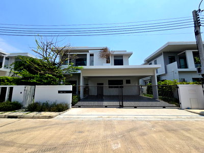Houses for rent Samut Prakarn : Luxury House for Rent: Mantana Bangna KM 15, 4 Bedroom, 240 sqm.