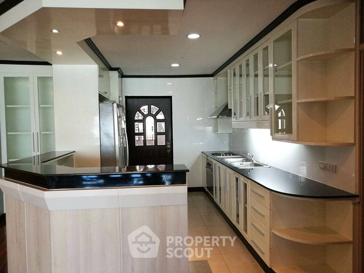 รูป คอนโด 3 ห้องนอน ชั้น 31 ขนาด 208 ตร.ม. Sathorn Gardens ใกล้ MRT Silom (ID 2877147) - รูปที่ 14/23