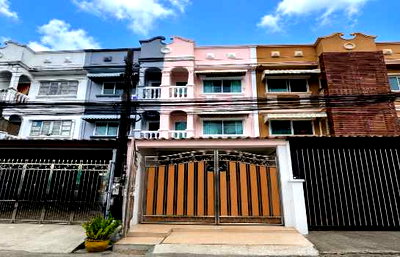 ทาวน์โฮม เขตมีนบุรี : ขายด่วน!! ราคาพิเศษ ทาวน์เฮาส์ 3 ชั้น ทำเลดี ซ.รามคำแหง 176 ใกล้รถไฟฟ้าสายสีส้ม สถานีเคหะรามคำแหง เพียงไม่กี่นาที