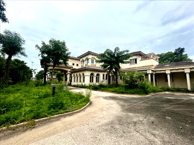 Houses for sale Soi Bearing (Sukhumvit 107) : Single detached house for sale at Prukpirom Regent, Sukhumvit (Lasalle–Bearing Road)