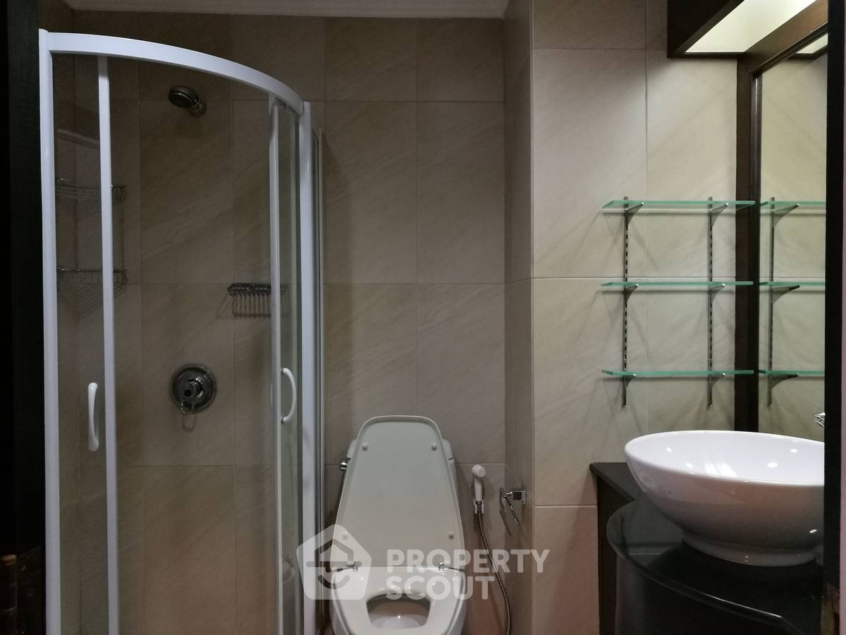 รูป คอนโด 3 ห้องนอน ชั้น 31 ขนาด 208 ตร.ม. Sathorn Gardens ใกล้ MRT Silom (ID 2877147) - รูปที่ 4/23