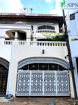 Townhouses for rent Watthana : For Rent: 4-Storey Townhouse in Ekkamai Soi 4 Near BTS Ekkamai (SPSEVE1913)