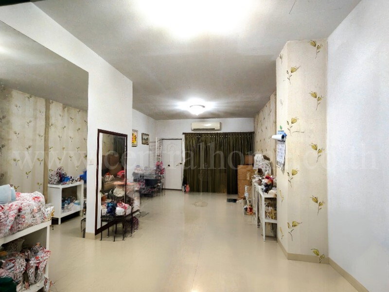 รูป ทาวน์เฮ้าส์ 3 ชั้น หมู่บ้านไพโรจน์ โครงการ 5 บางนา ทำเลดี ราคาถูก - รูปที่ 4/16