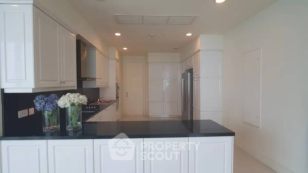 รูป คอนโด 4 ห้องนอน 355 ตร.ม. ชั้น 20 โครงการ Royce Private Residences ใกล้ MRT สุขุมวิท (ID 2874248) - รูปที่ 8/22