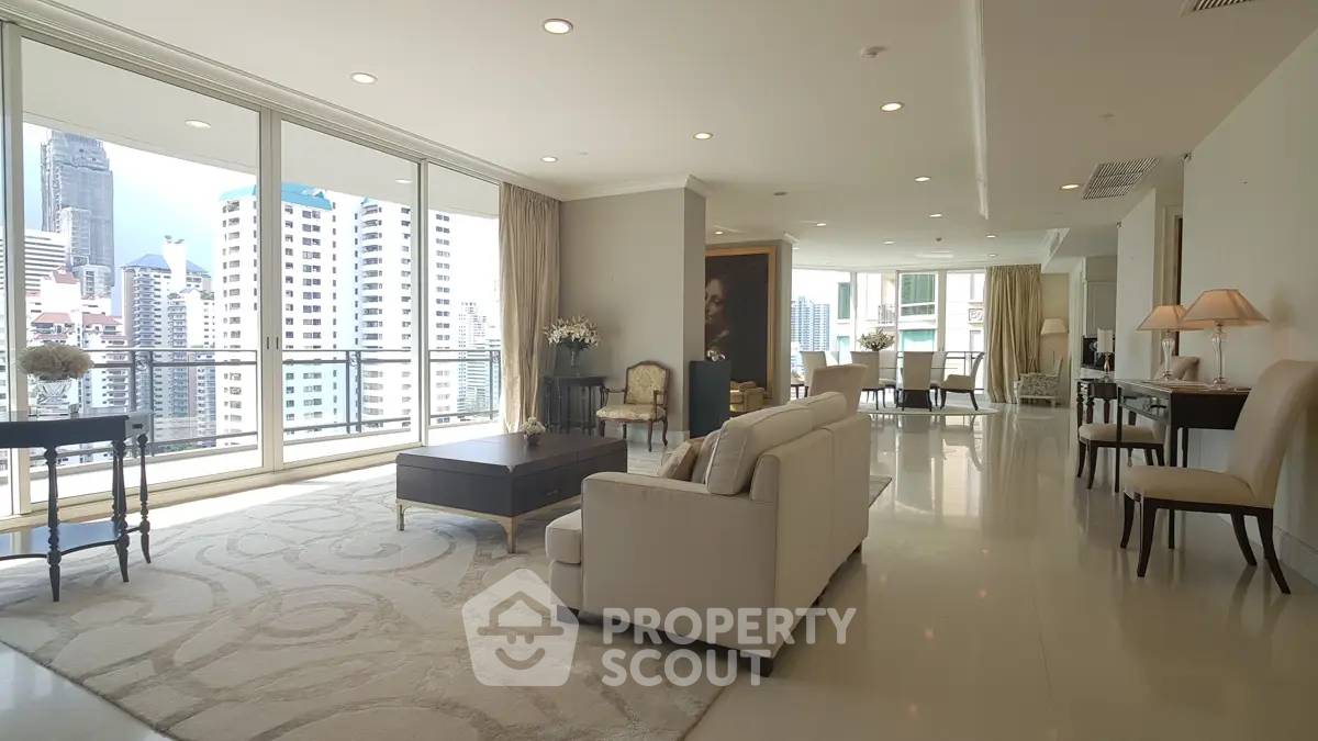 รูป คอนโด 4 ห้องนอน 355 ตร.ม. ชั้น 20 โครงการ Royce Private Residences ใกล้ MRT สุขุมวิท (ID 2874248) - รูปที่ 2/22
