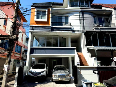 โฮมออฟฟิศ วิทยาลัยรัชต์ภาคย์เทคโนโลยีและการจัดการ : S1225 🏢✨ขายด่วน โฮมออฟฟิศ หมู่บ้าน สินธานี รัชดา-ลาดพร้าว 80 ใกล้ MRT ลาดพร้าว 71 เพียง 5.8M เท่านั้น