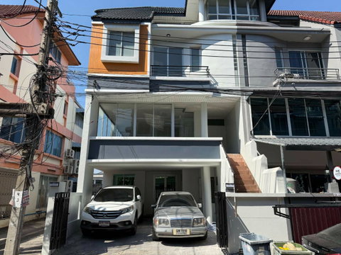 S1225 🏢✨ขายด่วน โฮมออฟฟิศ หมู่บ้าน สินธานี รัชดา-ลาดพร้าว 80 ใกล้ MRT ลาดพร้าว 71 เพียง 5.8M เท่านั้น