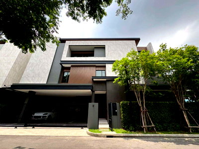 ขายบ้านเดี่ยว : 🏡 ขาย The Honor โยธินพัฒนา  Private Pool Villa | แปลงริมหน้าสวน | Rare Unit หายากมาก