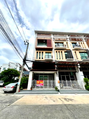 โฮมออฟฟิศ เขตมีนบุรี :  For Sale | ขายทาวน์โฮม 3 ชั้น รีโนเวทใหม่ RK Office Park มีนบุรี 💼 เหมาะทำ Home Office / อยู่อาศัย