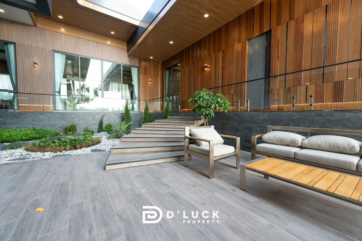 รูป ขายพูลวิลล่าหรูระดับ Ultra-Luxury 5 ห้องนอน ในพัทยา - รูปที่ 2/28