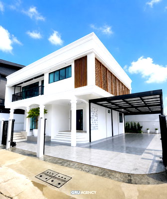 ขายบ้านเดี่ยว : บ้านเดี่ยวหลังริม สไตล์ Modern Craftsmanship ถูกมาก