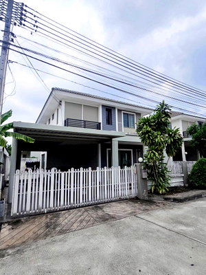 Houses for sale : Large detached house in Sriracha, Chonburi, Life in the Garden project.