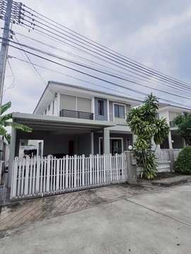 Large detached house in Sriracha, Chonburi, Life in the Garden project.