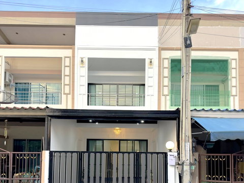 Townhouse for Sale East Pattaya Newly Renovated Move In Ready