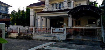 ขายบ้านเดี่ยว : ขายบ้านเดี่ยว 3 ชั้น หมู่บ้านเอกไพลิน ซอยเฉลิมพระเกียรติ ร.9 ซอย 45 ประเวศ กรุงเทพมหานคร