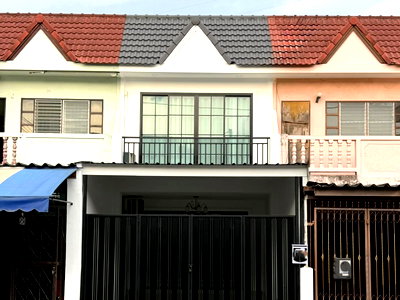 ทาวน์โฮม พิพิธภัณฑ์ยางพารา  : Modern Townhouse Living in East Pattaya