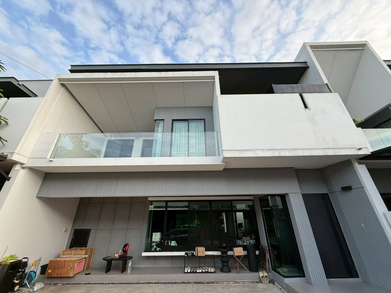 ขายบ้านเดี่ยว :  Super Luxury จาก Land & Houses VIVE Bangna km.7 (วีเว่ บางนา กม.7) 