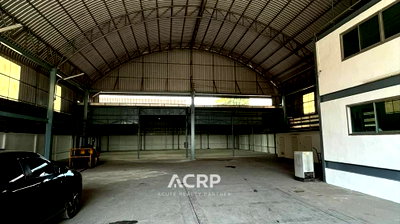 Factory for rent Bangna Commercial College : Warehouse/Factory for Rent – Prime Location, Pu Chao, Samut Prakan, on Main Road
