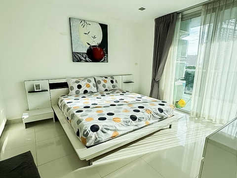 Wongamat Condo for Sale at Club Royal Pattaya Sea View 3BR