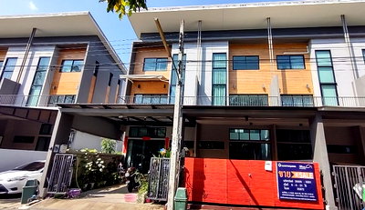 ขายทาวน์โฮม : ขายทาวน์เฮ้าส์ 3 ชั้น เนื้อที่ 21 ตร.ว. หมู่บ้านอีโค สเปซ เกษตร-นวมินทร์