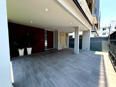 Houses for sale : For Sell at   Preecha Village, Bangkok Kreetha