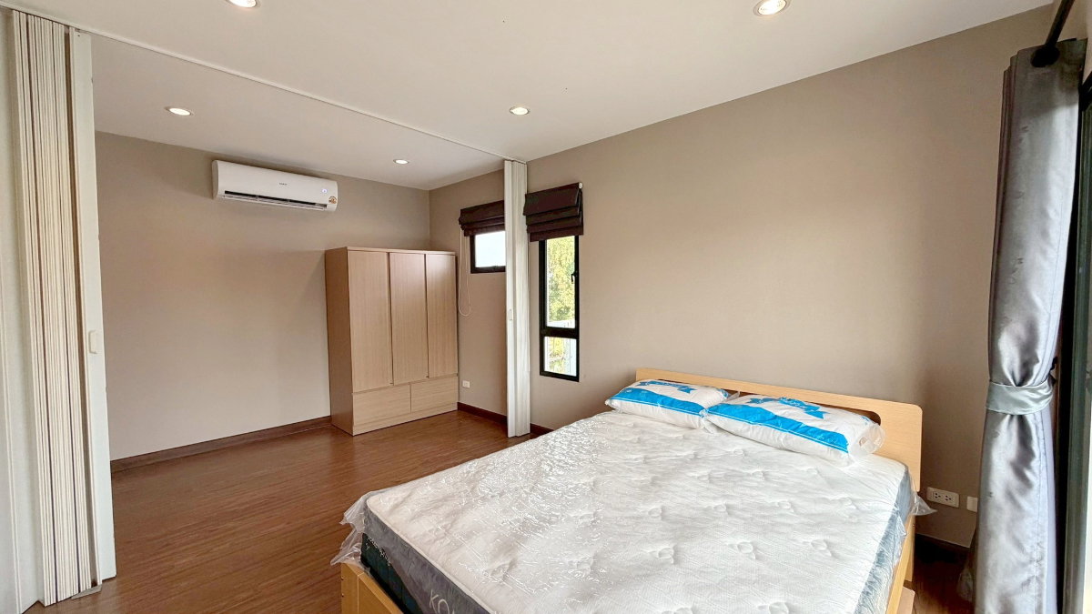 รูป บ้านเดี่ยวให้เช่า รังสิต-คลอง 2 พร้อมอยู่ ทำเลดี ใกล้ทางเข้าโครงการ!  - รูปที่ 9/13