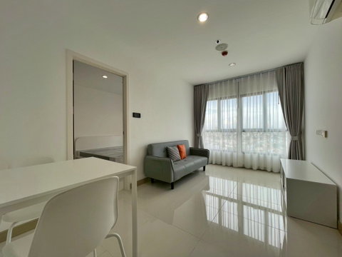 ✨ Luxury condo near MRT Bang Yi Khan! High floor city view only 15,999 THB/month 💎