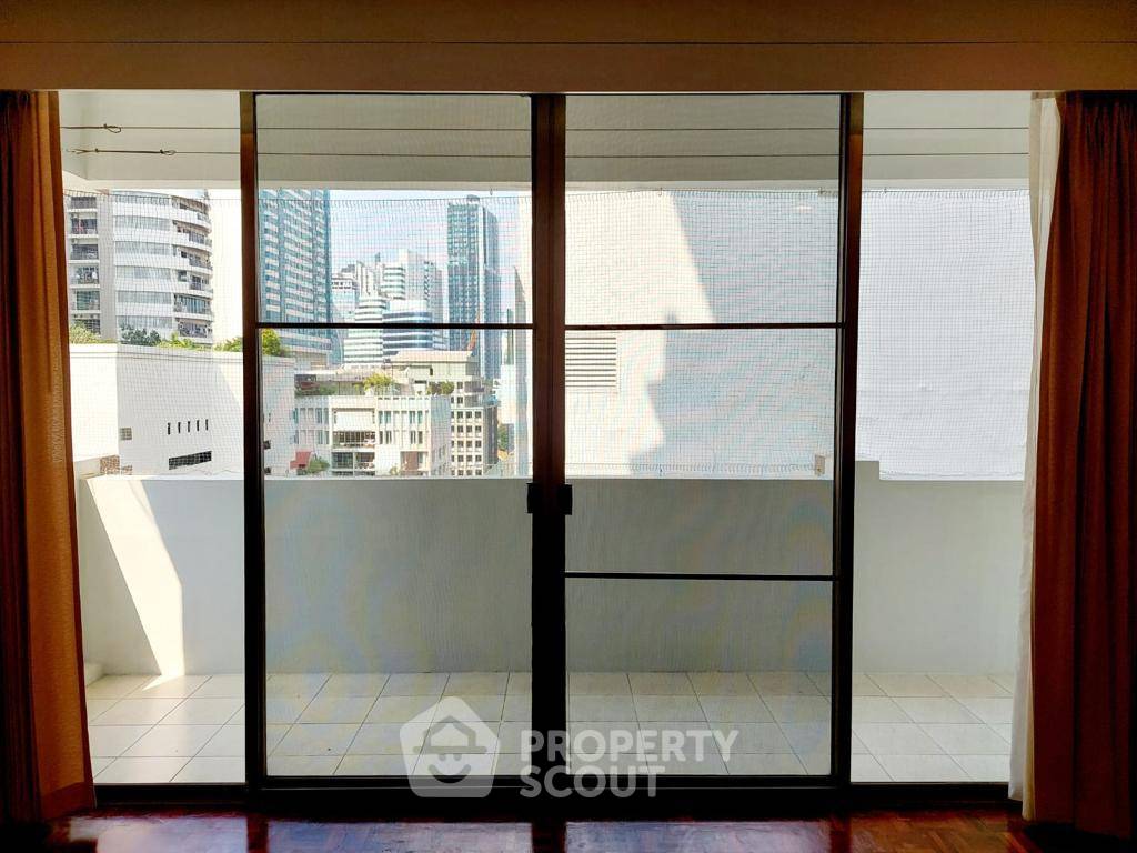 รูป คอนโด 4 ห้องนอน ขนาด 380 ตร.ม. ให้เช่า Regency Court ใกล้ BTS พร้อมพงษ์ (ID 2875398) - รูปที่ 26/26