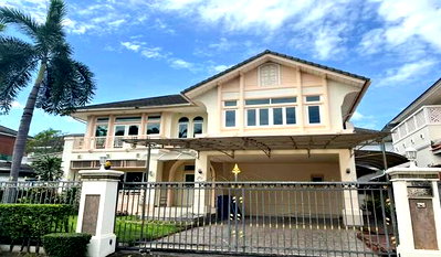 Houses for sale : 🔥Luxury single house for sale in a prestigious residential project on Ramintra Expressway. Spacious land, functional layout, and beautiful 