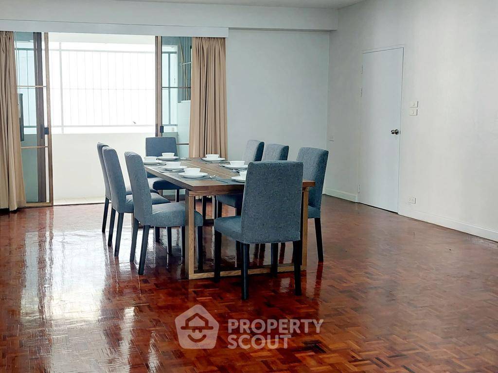รูป คอนโด 4 ห้องนอน ขนาด 380 ตร.ม. ให้เช่า Regency Court ใกล้ BTS พร้อมพงษ์ (ID 2875398) - รูปที่ 6/26