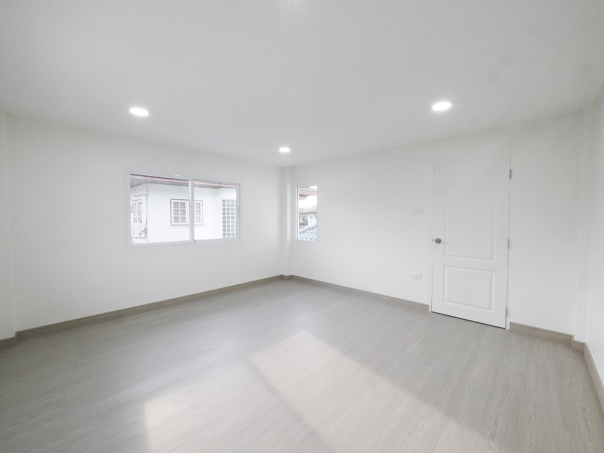 รูป ขายบ้านเดี่ยว 2 ชั้น ม.อู่ทองเพลส 2 ขนาด 80.3 ตร.ว. [เปียร์​นนท์-ลำลูกกา] ขาย 3.99 ล้านบาท - รูปที่ 32/49
