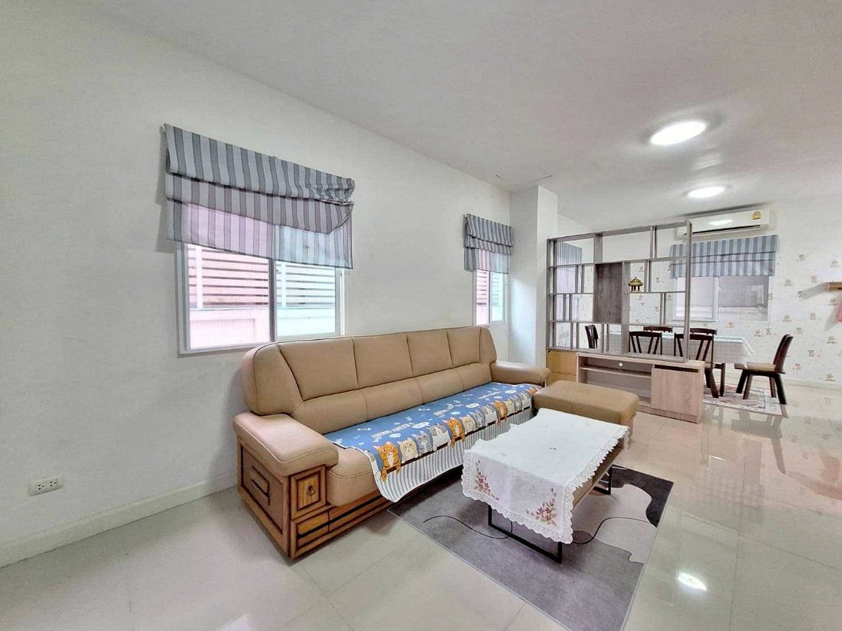 รูป ขายบ้านแฝด สไตล์บ้านเดี่ยว  ใกล้โรงเรียนนานาชาติ ISE บ่อวิน - รูปที่ 4/16