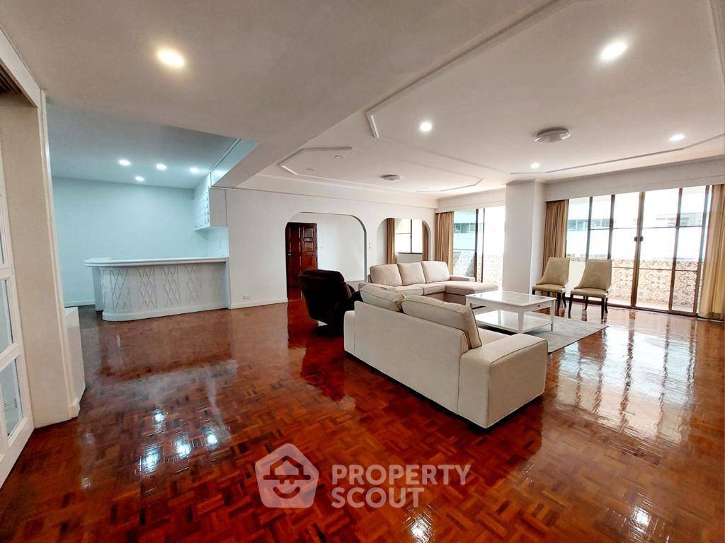 รูป คอนโด 4 ห้องนอน ขนาด 380 ตร.ม. ให้เช่า Regency Court ใกล้ BTS พร้อมพงษ์ (ID 2875398) - รูปที่ 4/26
