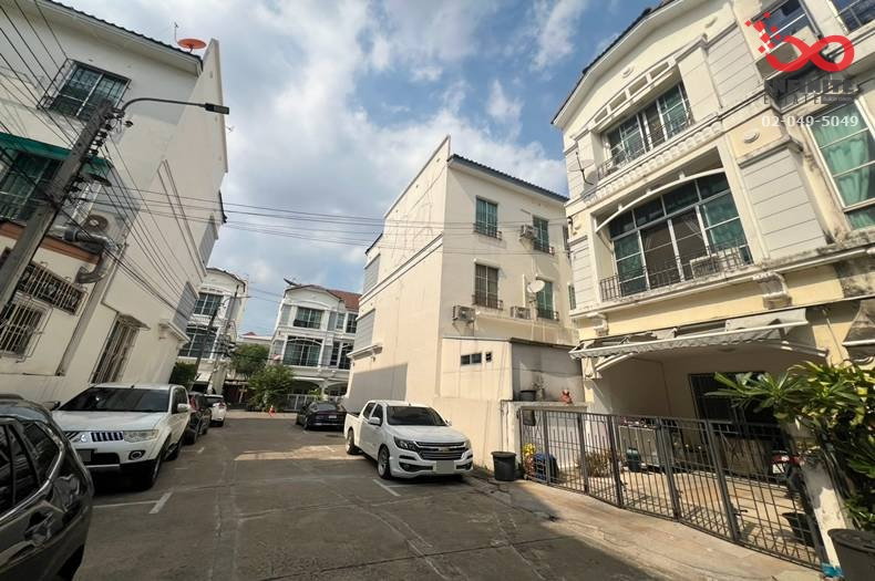 ขายทาวน์โฮม : ขายทาวน์โฮม 3.5ชั้น บ้านกลางเมือง ลาดพร้าว 71 นาคนิวาส 11 ใกล้ MRT ลาดพร้าว 
