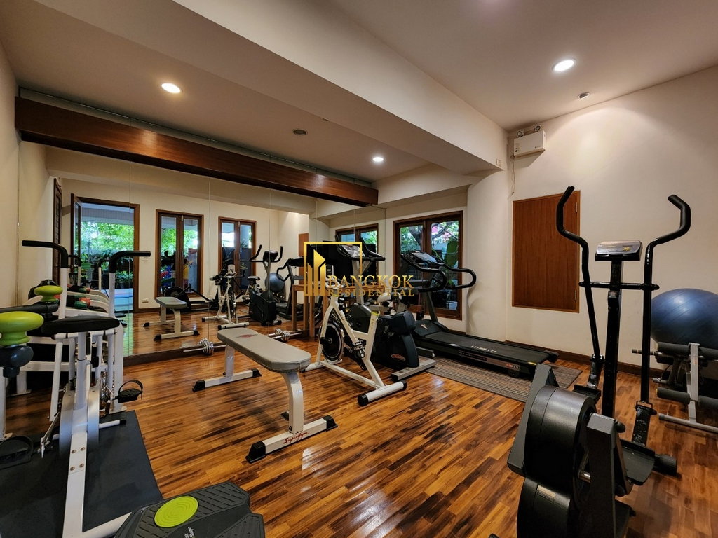 รูป Stunning 3 Bedroom Apartment in Sathorn Area - BR0602AP - รูปที่ 30/33