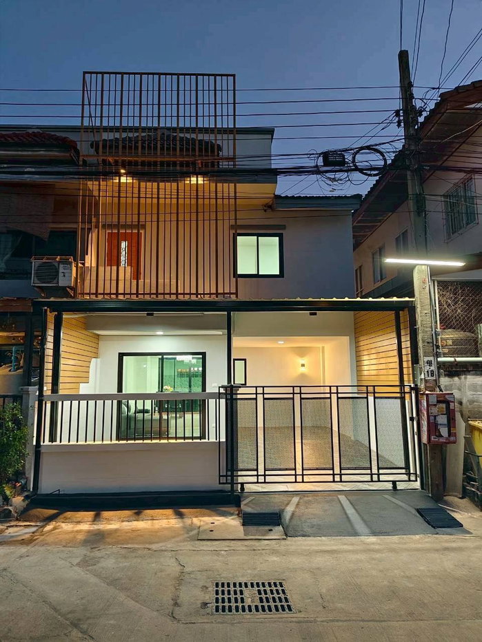 รูป ขายทาวน์เฮาส์ซื่อตรงจันทริน ท่าอิฐ 21 ตร.ว. 3 นอนใหญ่ ใกล้ MRT 5 นาที ฟรีโอน - รูปที่ 2/20