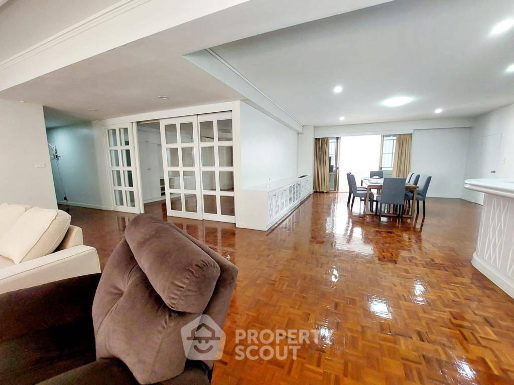 รูป คอนโด 4 ห้องนอน ขนาด 380 ตร.ม. ให้เช่า Regency Court ใกล้ BTS พร้อมพงษ์ (ID 2875398) - รูปที่ 5/26