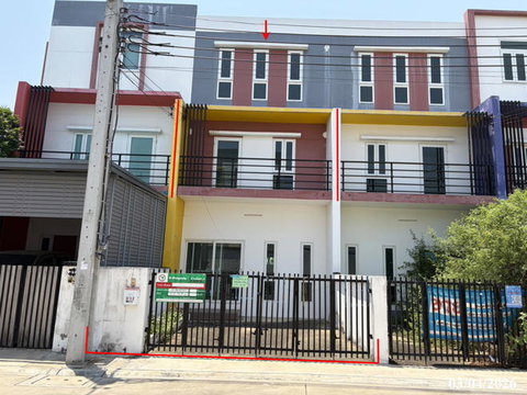 ทาวน์เฮ้าส์ 23.2 ตร.วา เดอะแฮปปี้เนส วัดลาดปลาดุก บางบัวทอง นนทบุรี 3.4M