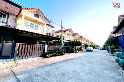 ขายทาวน์โฮม : ขายทาวน์เฮาส์ 2 ชั้น หมู่บ้านเฟื่องฟ้า 15 เฟส 2 แพรกษา สมุทรปราการ 18 ตร.ว. ใกล้นิคมบางปู