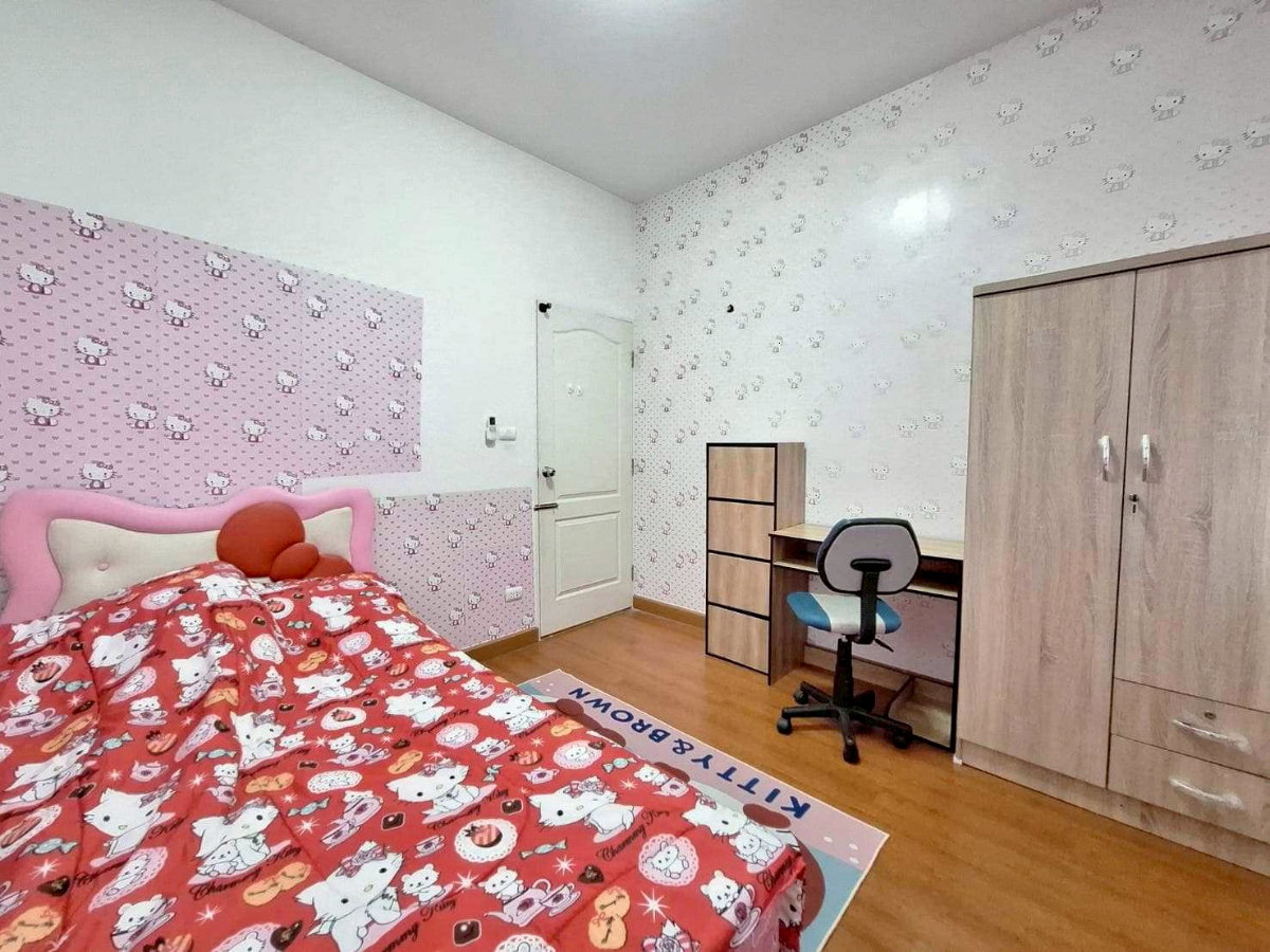 รูป ขายบ้านแฝด สไตล์บ้านเดี่ยว  ใกล้โรงเรียนนานาชาติ ISE บ่อวิน - รูปที่ 13/16