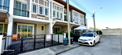 ทาวน์โฮม สถานีขนส่งกรุงเทพฯ (สายใต้ใหม่) : #ขายทาว์นโฮม (บ้านใหม่) โกลเด้นทาวน์  ศิริราช-ราชพฤกษ์  20.4 ตร.ว 2 ชั้น  4 นอน 3 น้ำ 2 จอด ใกล้รถไฟฟ้า MRT สถานีไฟฉาย **(บ้านใหม่ไม่เคยเข้าอยู่ )