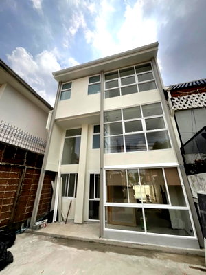 Townhouses for sale : S1230 🏡✨ Townhome for sale, Rama 9 area. 💰 Price: 12.9 million baht.
