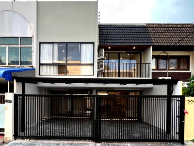 Townhouses for rent Watthana : WS7423 🏡✨ Newly renovated townhouse, Ekkamai 22 / Pridi Phanomyong 41, near BTS Phra Khanong. Pets allowed. Only 120,000 THB/month.