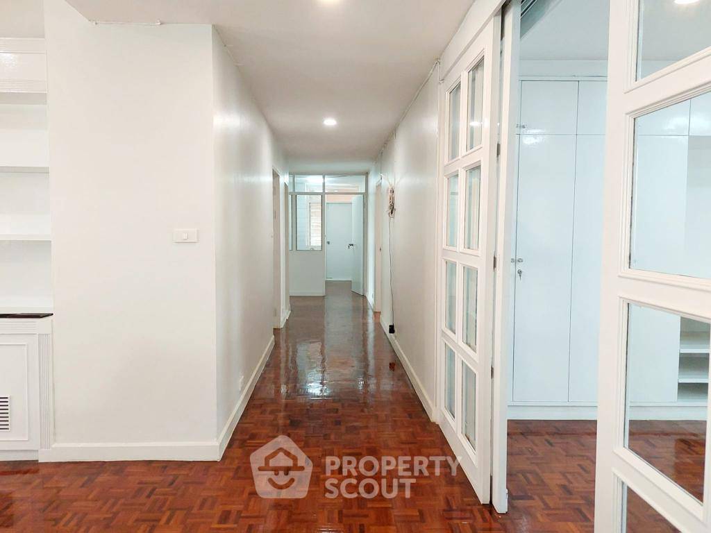 รูป คอนโด 4 ห้องนอน ขนาด 380 ตร.ม. ให้เช่า Regency Court ใกล้ BTS พร้อมพงษ์ (ID 2875398) - รูปที่ 13/26