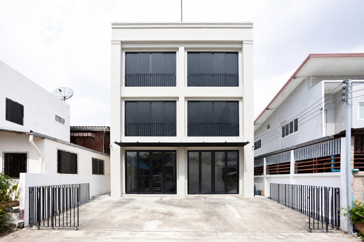ให้เช่า ตึกออฟฟิศ บางนา-ตราด  ใกล้เซ็นทรัลบางนา