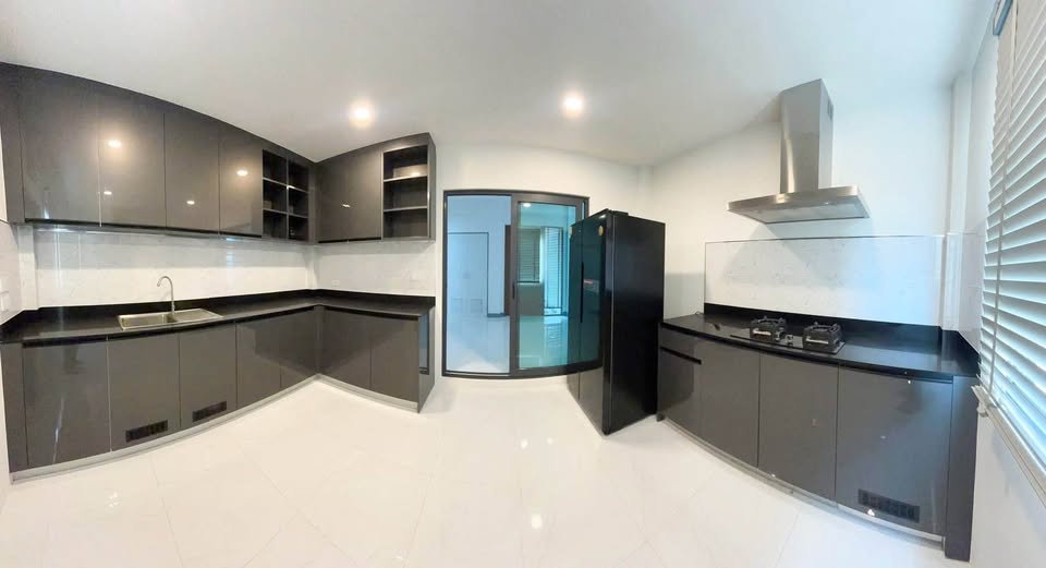 รูป 🏢บ้านหรู ใจกลางเมือง🏢ให้เช่าบ้านโครงการ The City บางนา (โครงการใหม่) ตกแต่งเฟอร์นิเจอร์ครบ โลเคชั่นติด mega bangna-RW007931 - รูปที่ 23/25