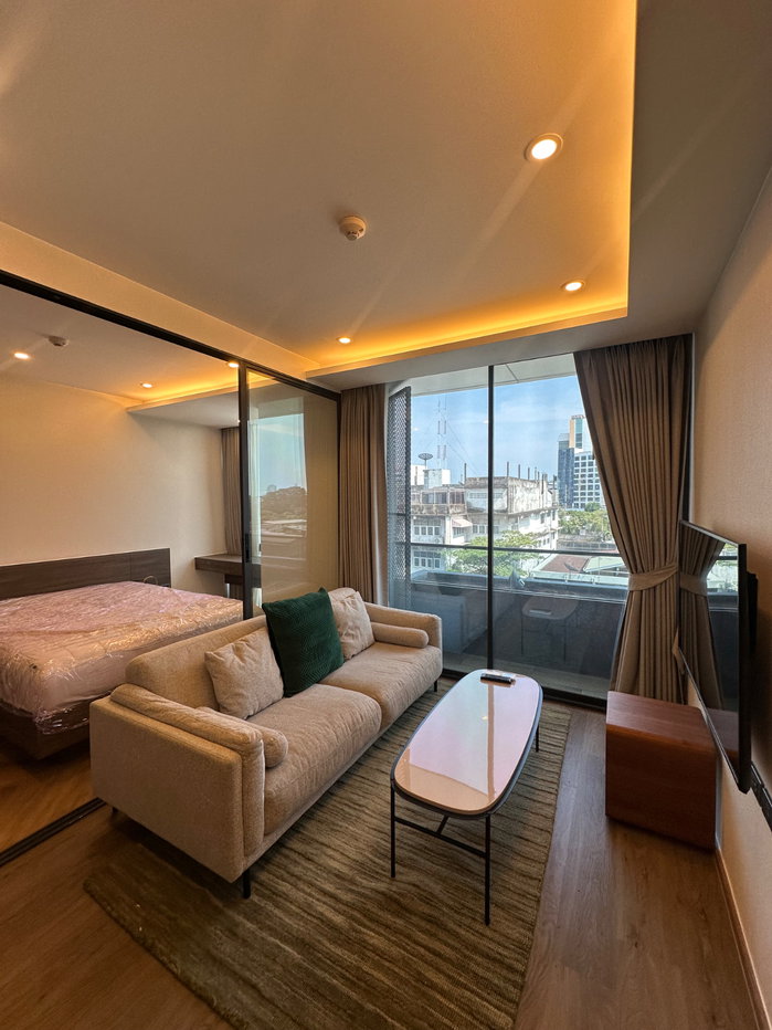 รูป *SALE* 168 Sukhumvit 36 CORNER UNIT 1 Bedroom - รูปที่ 1/6