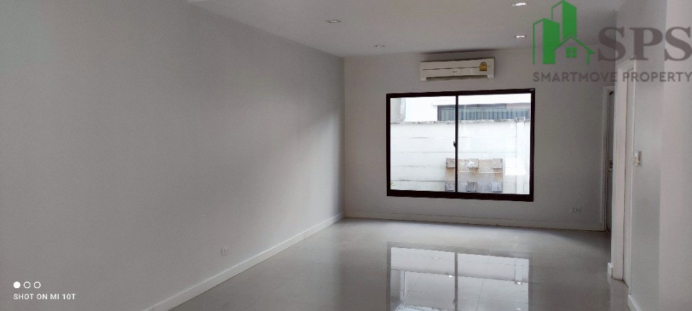 รูป ให้เช่า ทาวน์โฮม 3 ชั้น Plex บางนา กม.5 ใกล้เมกะบางนา (SPSSR211) - รูปที่ 3/9