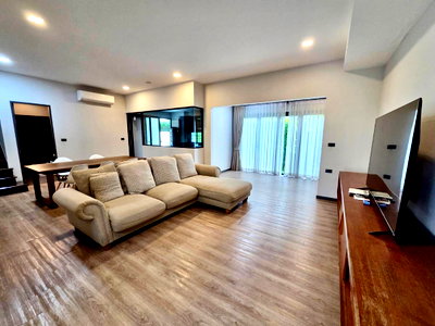 Houses for rent Samut Prakarn : Luxury Townhome for Rent | VIVE Bangna KM.7 | Next to Concordian International School | Fully Furnished